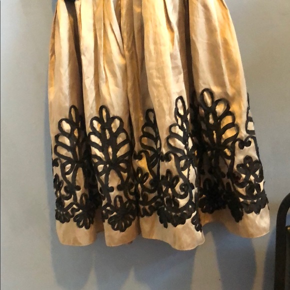 Woman dress - Picture 3 of 6